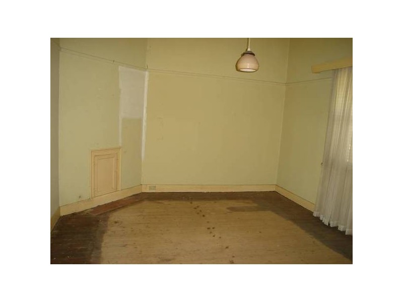 4 Derby Road, Maryborough VIC 3465