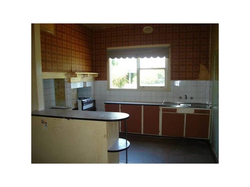 4 Derby Road, Maryborough VIC 3465