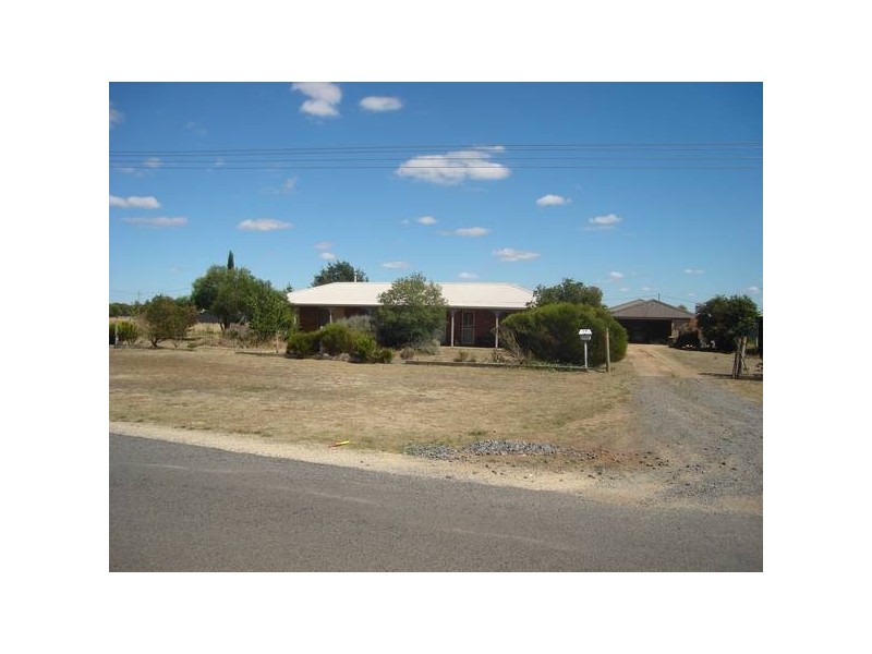 37 Grice Street, Carisbrook VIC 3464
