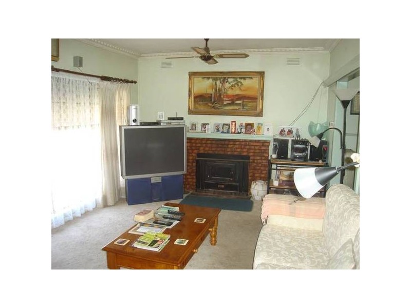 19 Majorca Road, Maryborough VIC 3465