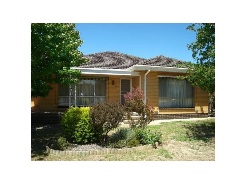 16 Gearing Street, Maryborough VIC 3465