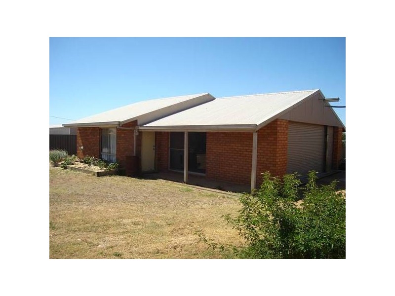 37 Grice Street, Carisbrook VIC 3464