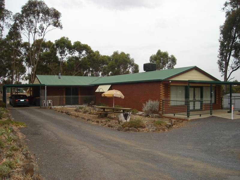 3 Dehnerts Road, Daisy Hill VIC 3465