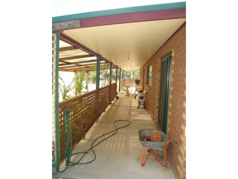 3 Dehnerts Road, Daisy Hill VIC 3465