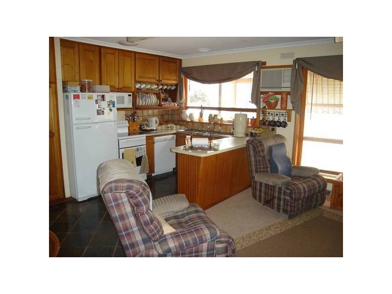 15 Bryant Street, Maryborough VIC 3465