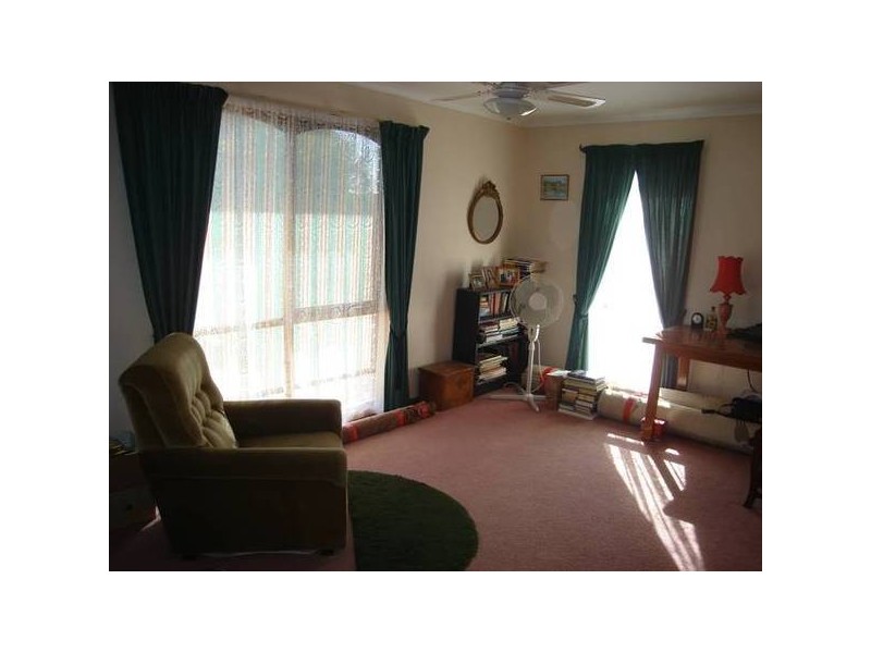 17 Albert Street, Carisbrook VIC 3464