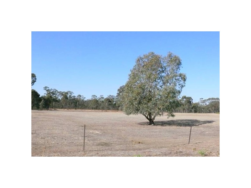 25 George Cook Drive, Daisy Hill VIC 3465