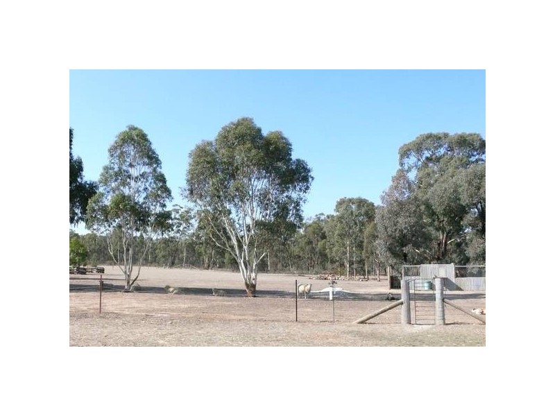 25 George Cook Drive, Daisy Hill VIC 3465