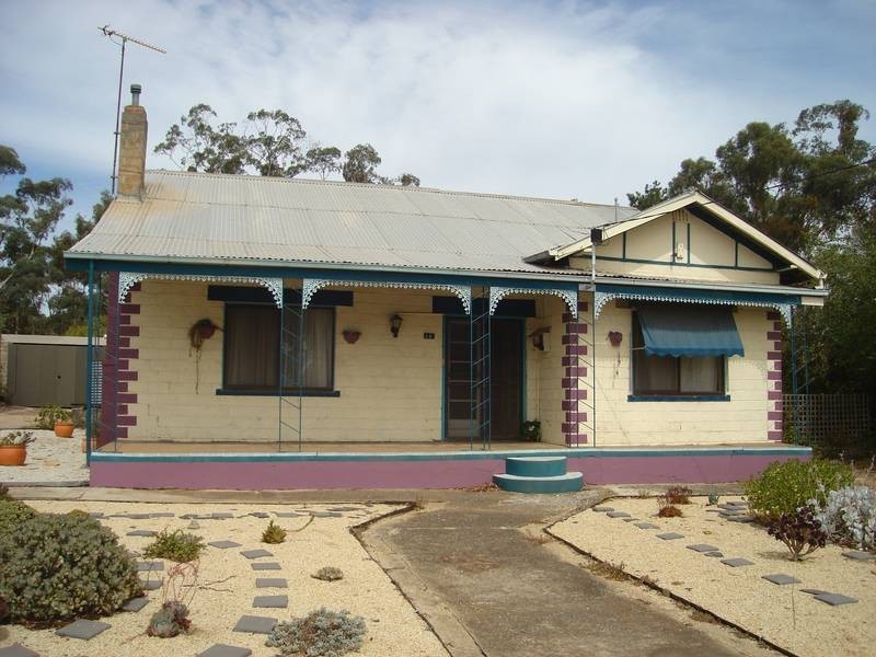 12 Tullaroop Road, Maryborough VIC 3465