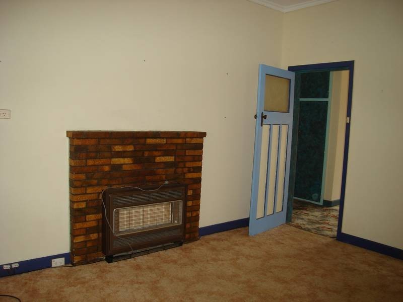 12 Tullaroop Road, Maryborough VIC 3465