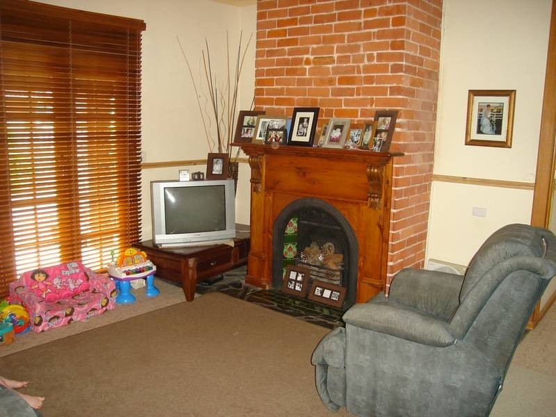 15 Birch Street, Carisbrook VIC 3464