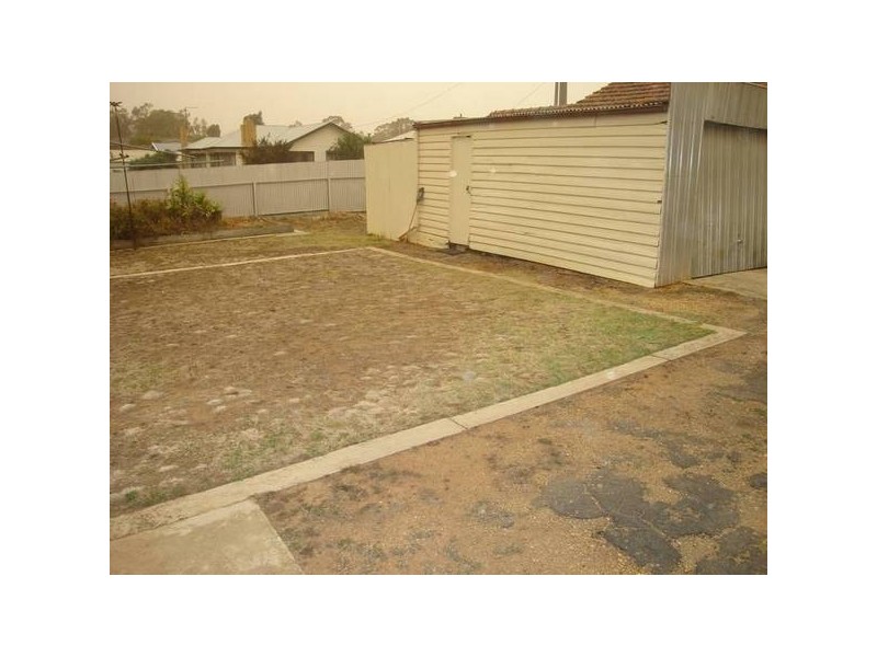 12 Laidlaw Street, Maryborough VIC 3465