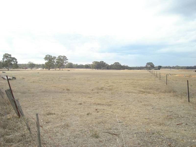 Corner McNeill & Homebush Road, Avoca VIC 3467