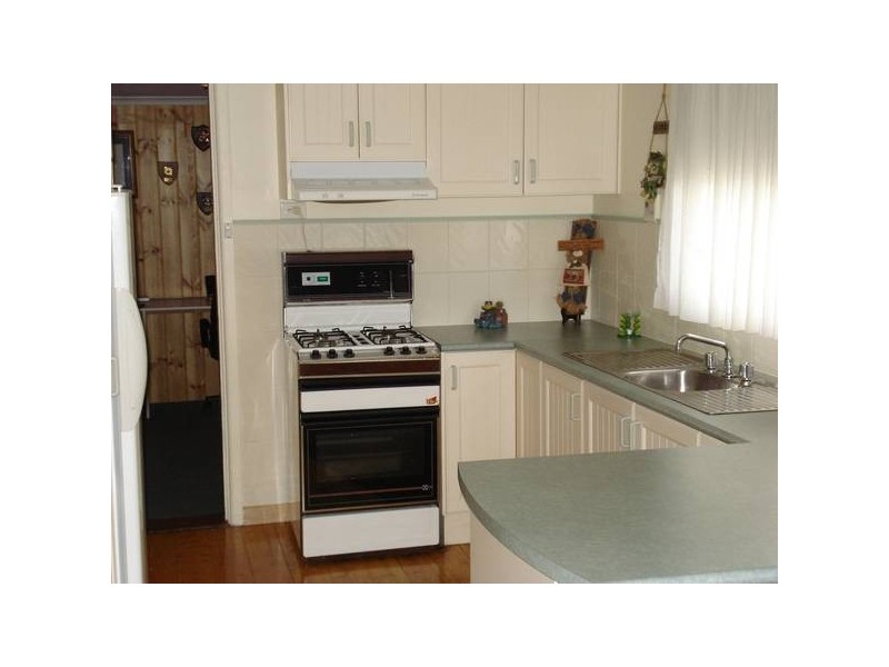 42 Holyrood Street, Maryborough VIC 3465