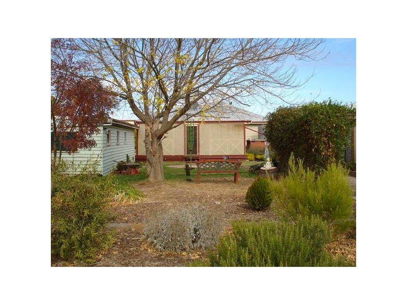 42 Holyrood Street, Maryborough VIC 3465