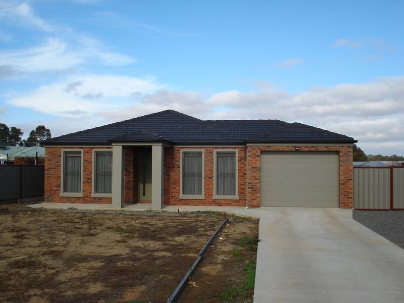 14 Albert Street, Carisbrook VIC 3464