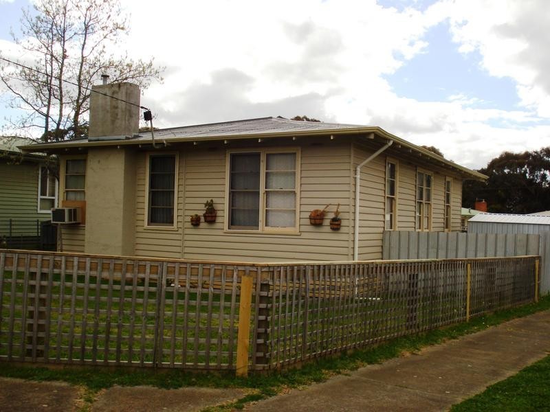 7 Porter Avenue, Maryborough VIC 3465