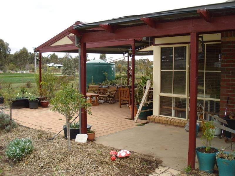 5 Williamson Court, Carisbrook VIC 3464