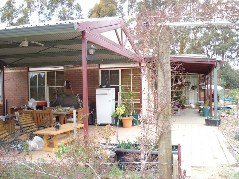 5 Williamson Court, Carisbrook VIC 3464