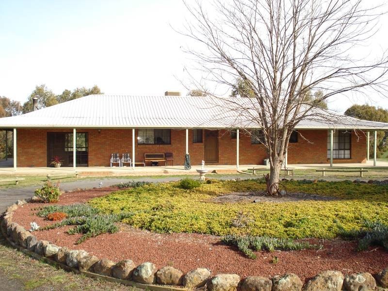 9 George Cook Drive, Daisy Hill VIC 3465