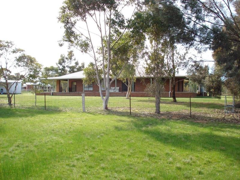 9 George Cook Drive, Daisy Hill VIC 3465