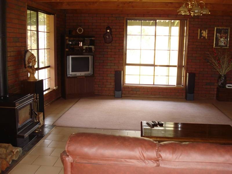 9 George Cook Drive, Daisy Hill VIC 3465