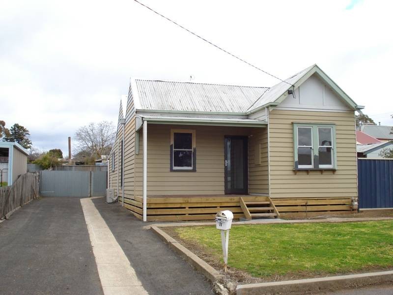 11 Inkerman Street, Maryborough VIC 3465