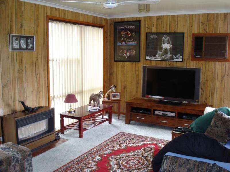 12 Tobruk Avenue, Maryborough VIC 3465