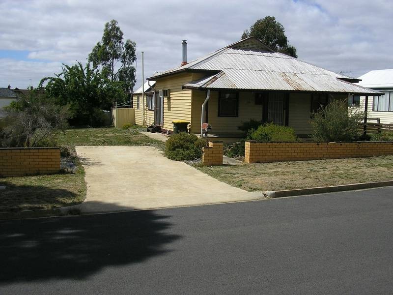 24 Raglan Street, Maryborough VIC 3465