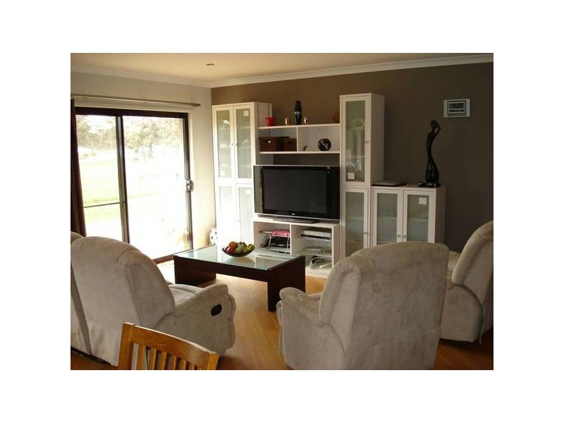 12 Dehnerts Road, Daisy Hill VIC 3465