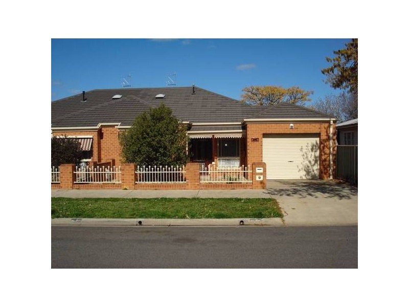 2/52 Alma Street, Maryborough VIC 3465