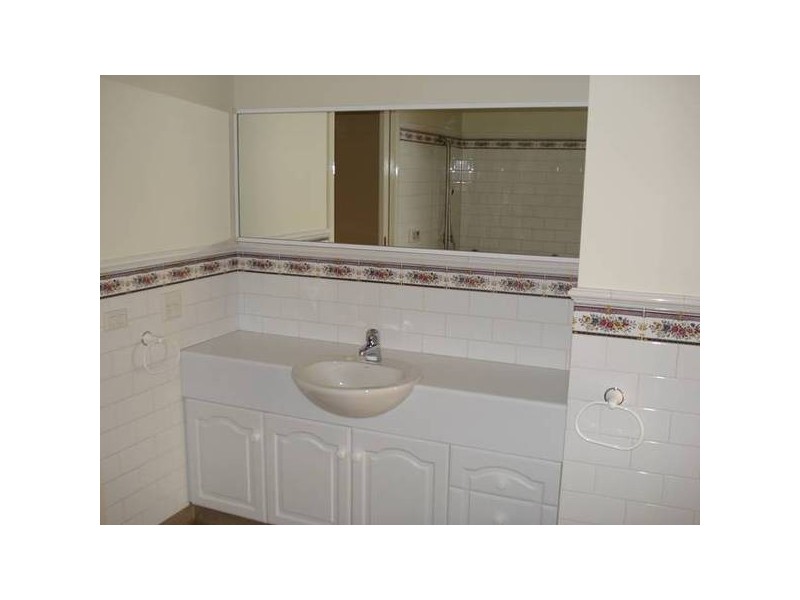 2/52 Alma Street, Maryborough VIC 3465