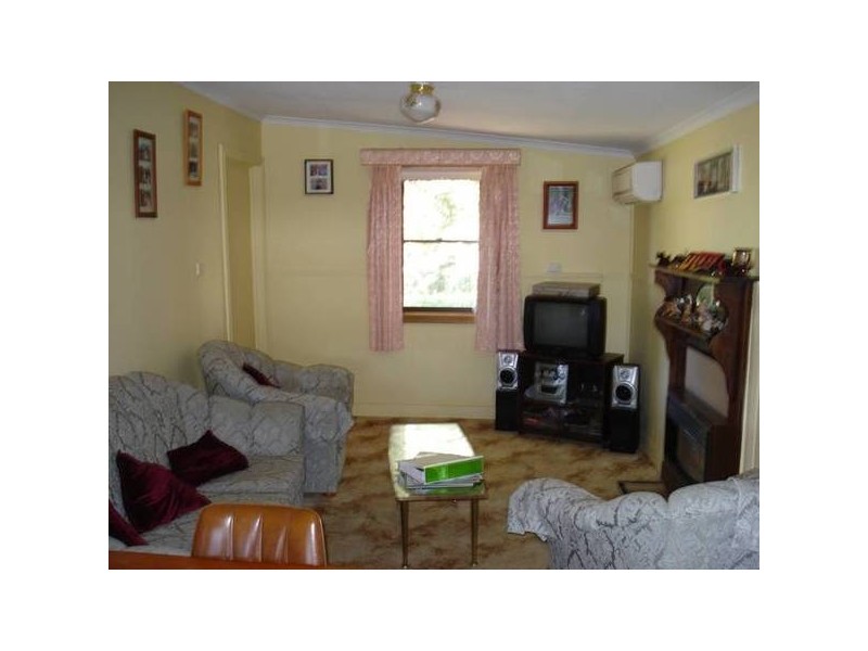 16 Carrick Street, Maryborough VIC 3465