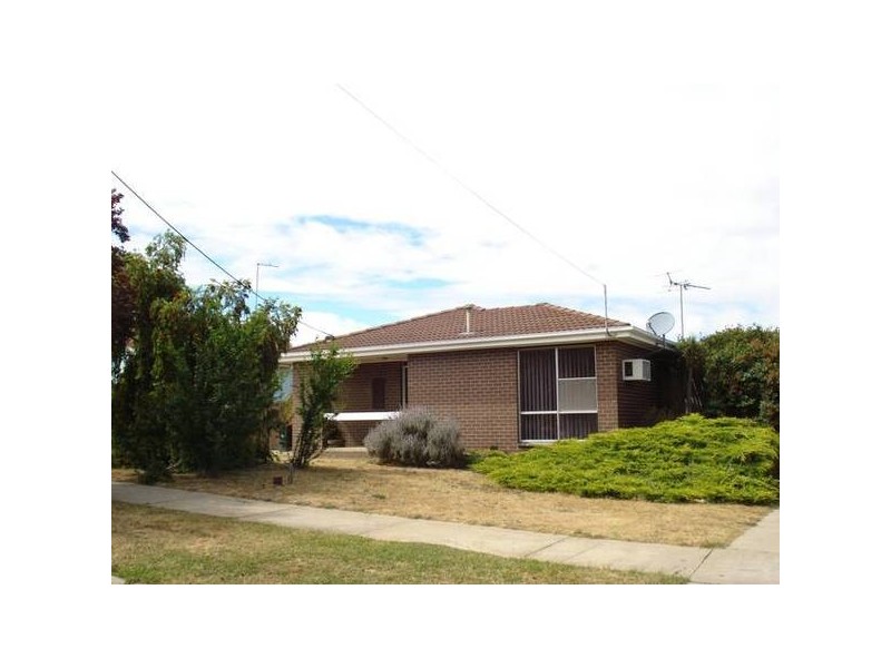 4 Tobruk Avenue, Maryborough VIC 3465