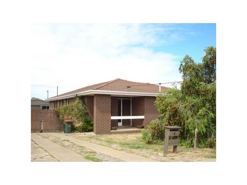 4 Tobruk Avenue, Maryborough VIC 3465