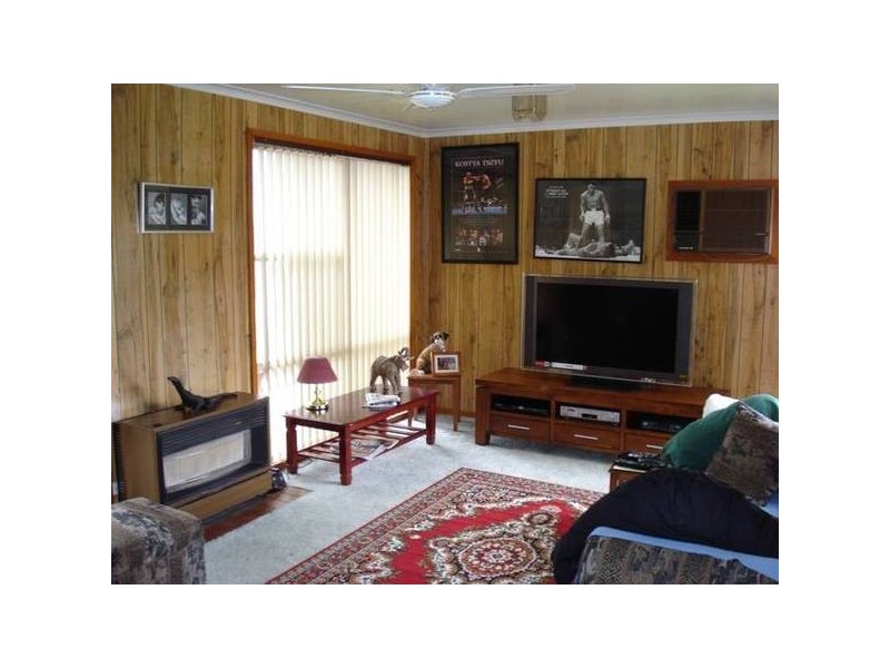 12 Tobruk Avenue, Maryborough VIC 3465