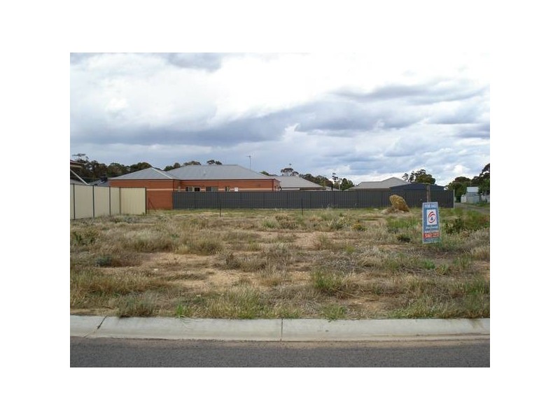 19 East Field Street, Maryborough VIC 3465