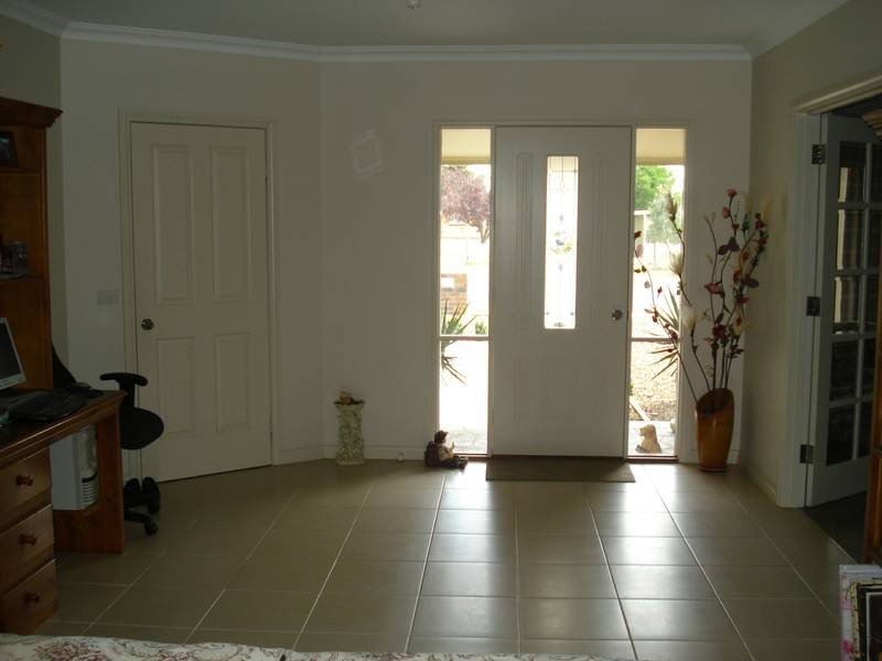 12 Simpson Street, Carisbrook VIC 3464