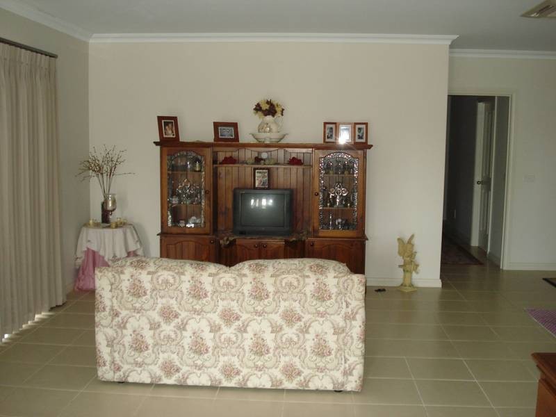 12 Simpson Street, Carisbrook VIC 3464