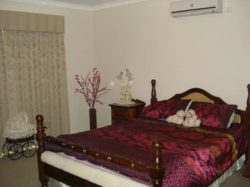 12 Simpson Street, Carisbrook VIC 3464