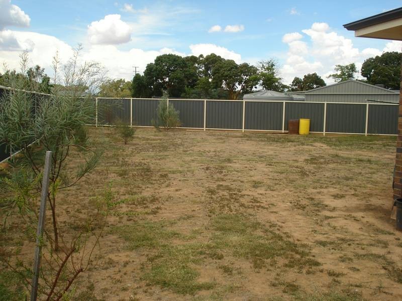 12 Simpson Street, Carisbrook VIC 3464