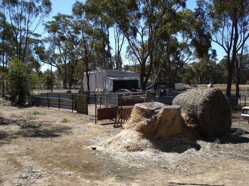 124 Browns Road, Burnbank VIC 3371