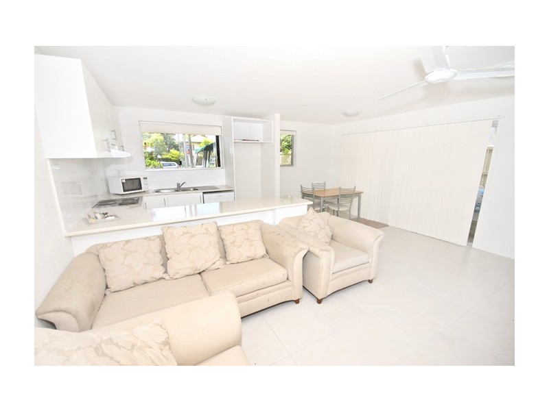 2/87-89 Beach Parade, Maroochydore QLD 4558