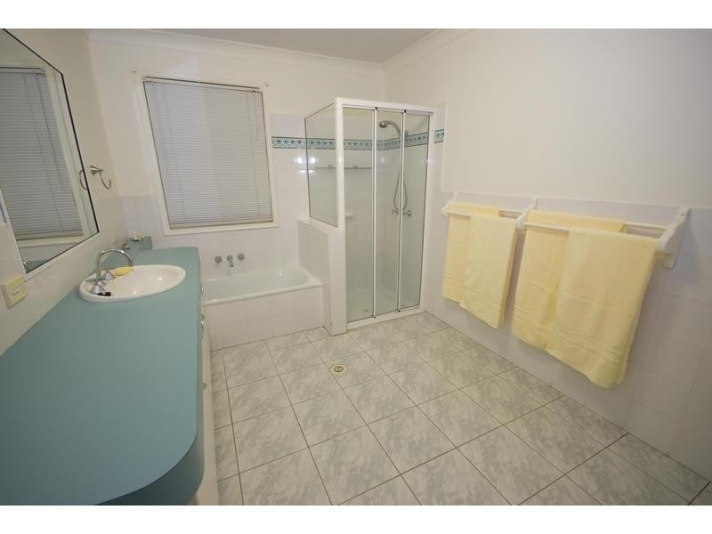 8 Martins Drive, Kuluin QLD 4558