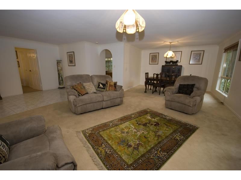 8 Martins Drive, Kuluin QLD 4558