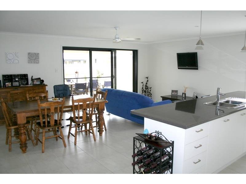8 Cavalry Road, Sippy Downs QLD 4556