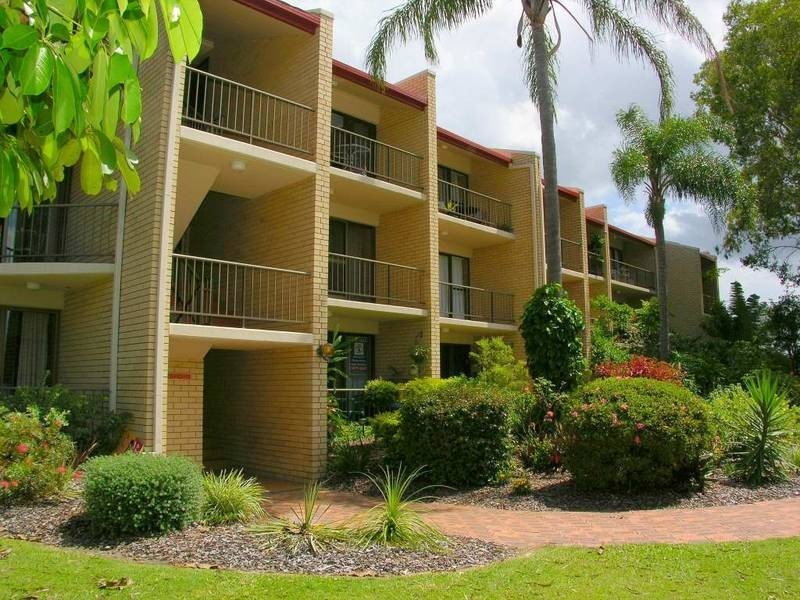 2/77 Bradman Avenue, Maroochydore QLD 4558