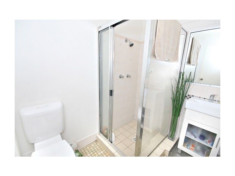 1/65 Yakola Parade, Alexandra Headland QLD 4572