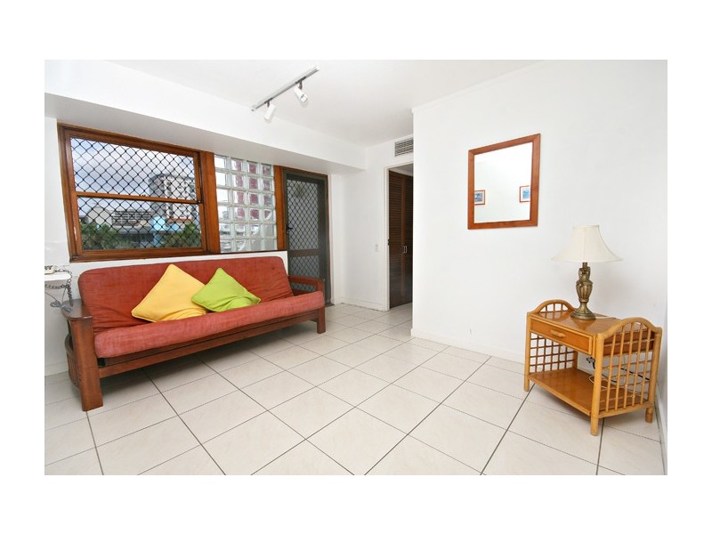 17/52 Camargue, 52 Alexandra Parade, Maroochydore QLD 4558