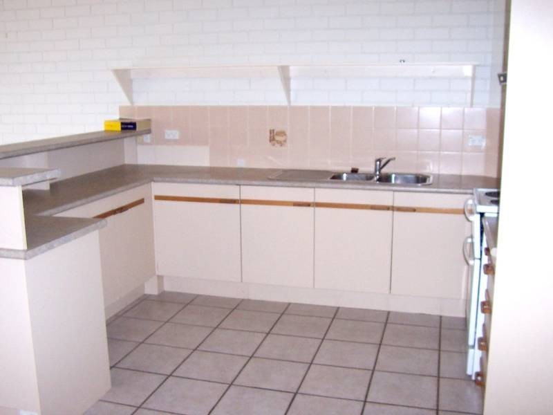 2/77 Bradman Avenue, Maroochydore QLD 4558